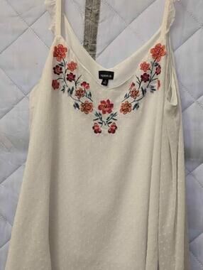 Torrid Swiss Clip Dot Embroidered Floral Ruffle Strap Tank Plus Size 3X